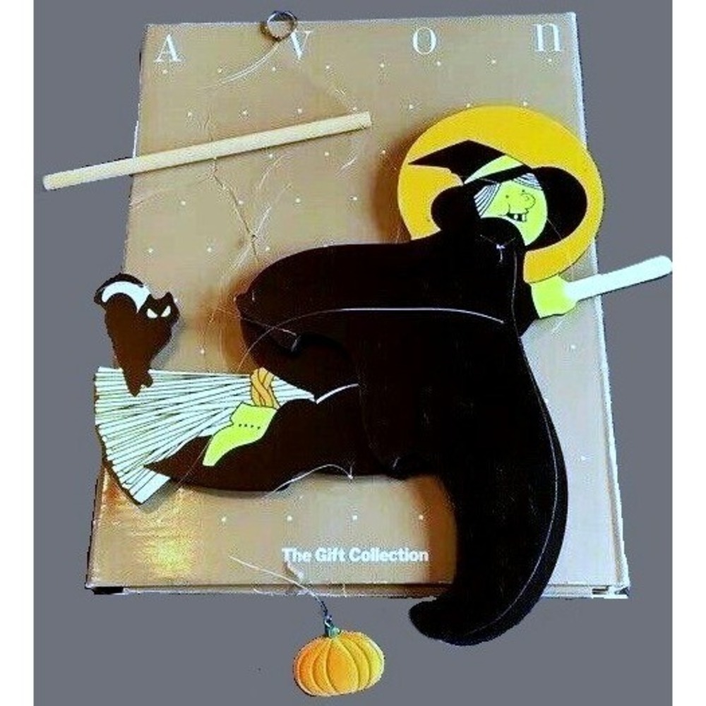 Collectible Halloween 1989 Wanda Witch Riding Broom Hanging Mobile Vtg Avon NOS